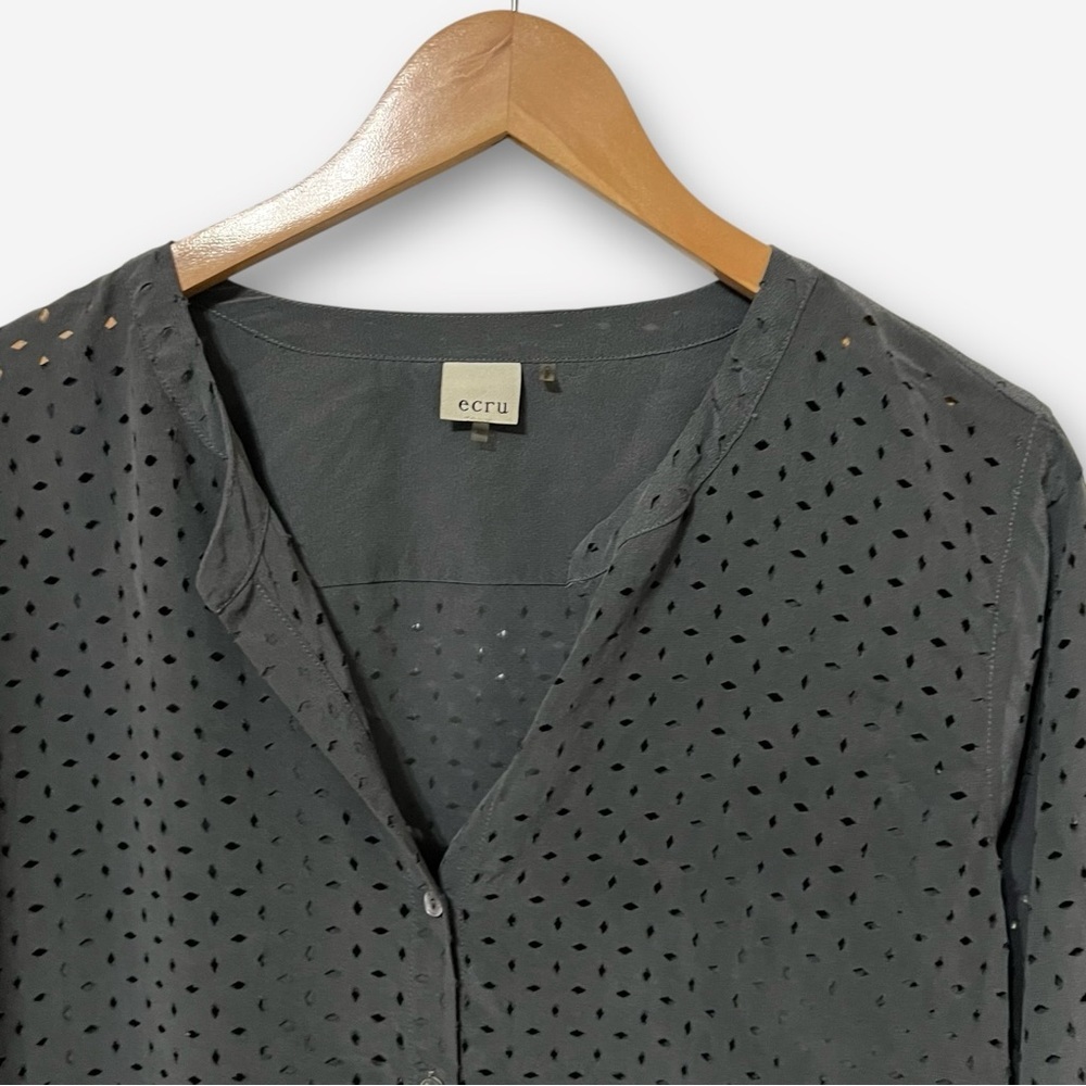 Ecru Gray Silk Eyelet Button Down Shirt Size XL - Picture 4 of 11